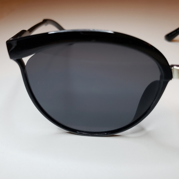 Sunglasses - Picture 2 of 4